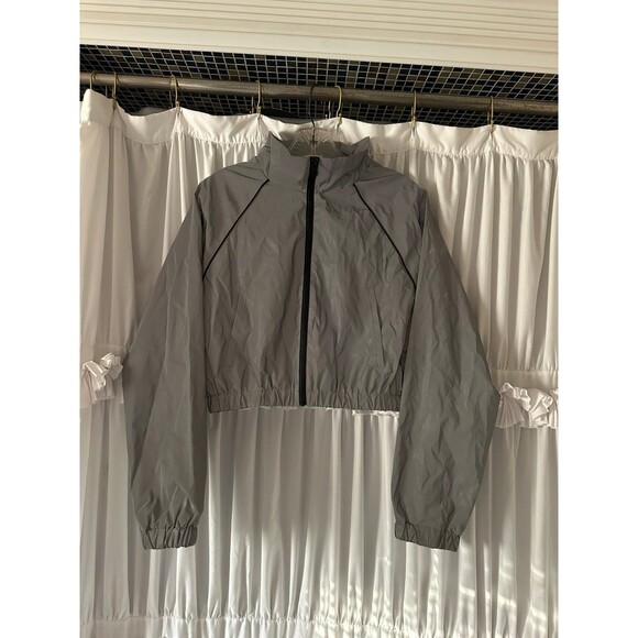 FOREVER 21 SILVER REFLECTIVE ACTIVE SHORTS AND JACKET SET - Picture 9 of 12